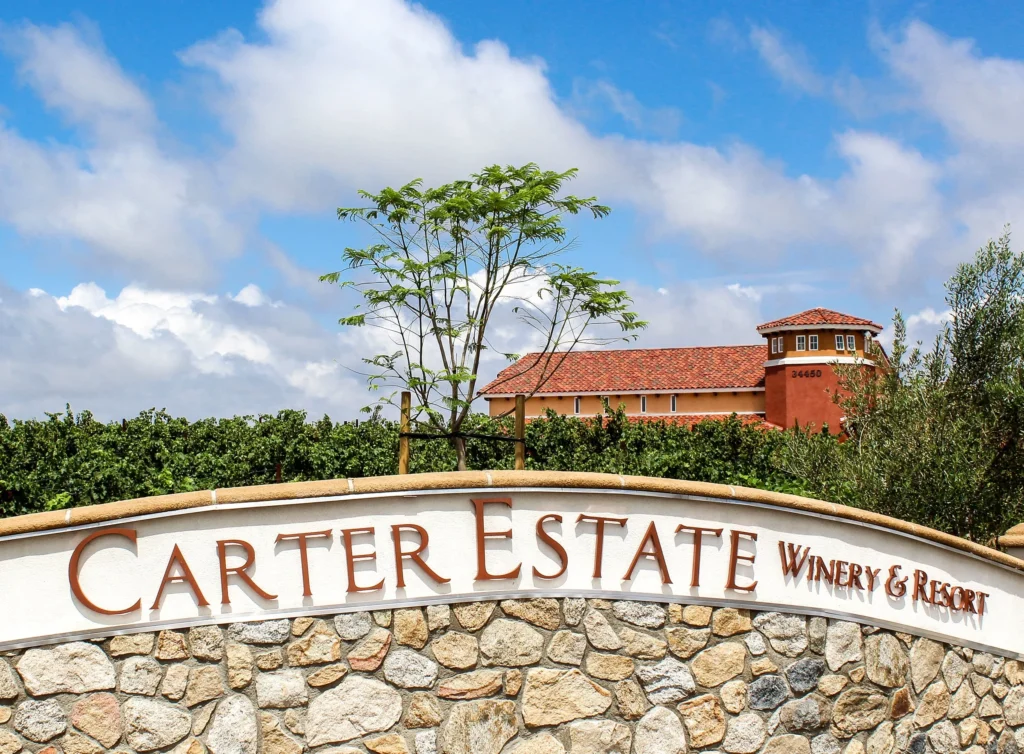 2OR2yhFuVdn23pZB-CarterEstateWinery_Entrance-Sign
